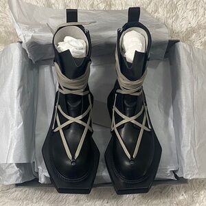 Rick Owens Men's Pentalaced Turbo Cyclops Boot in Black/Pearl